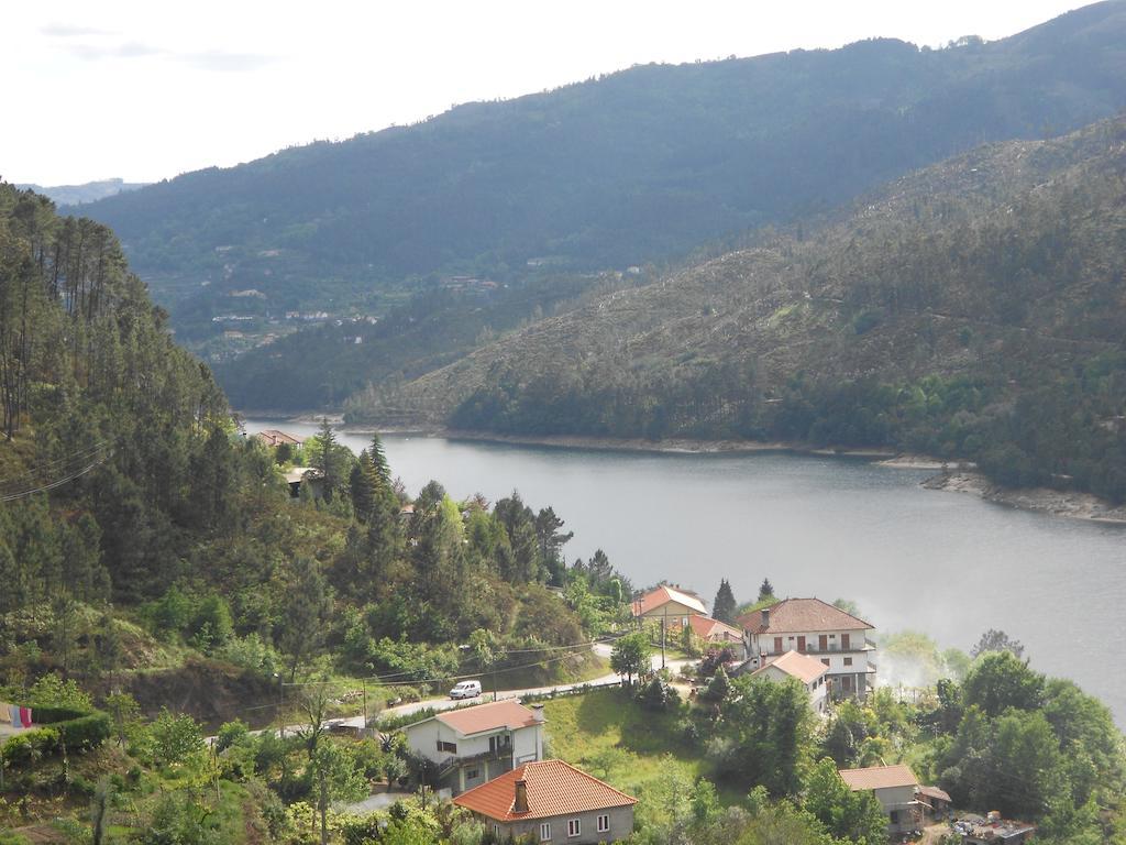 Vale De Azereiros Apartamentos Geres Bilik gambar